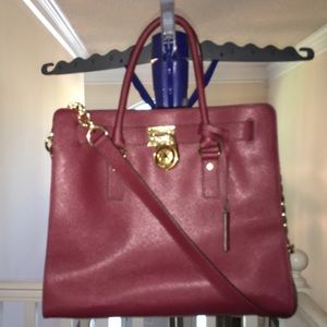 Michael kors pocket book